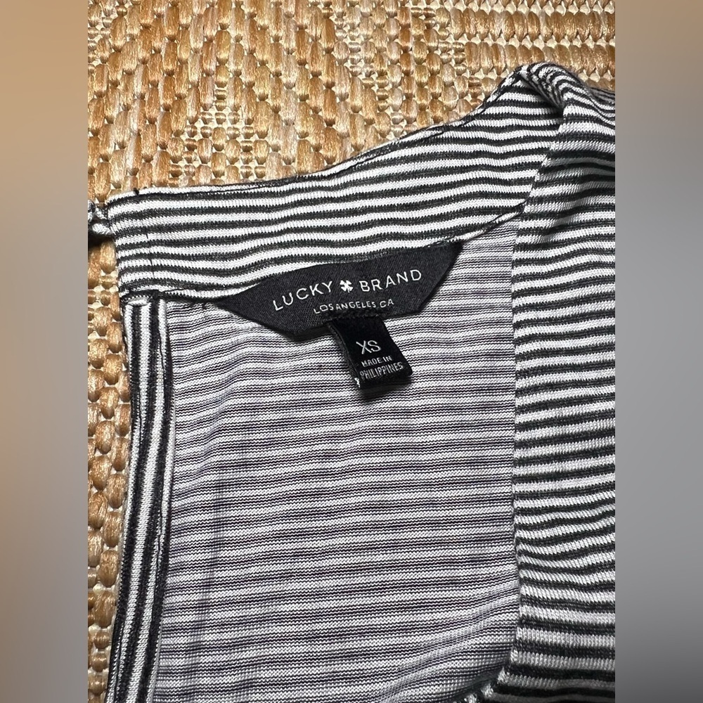 Lucky Brand Women's Striped Bell Sleeve Shirt,Size XS,V Neck,Great Condition - Picture 9 of 10